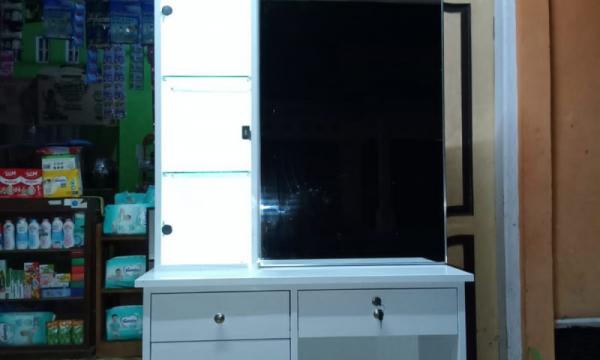 Meja rias minimalis modern